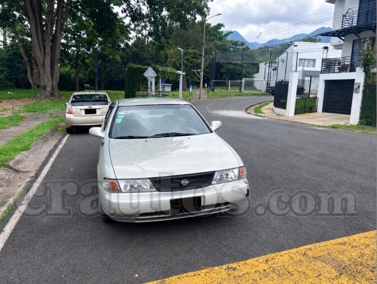 Nissan SENTRA 1998 - foto 1