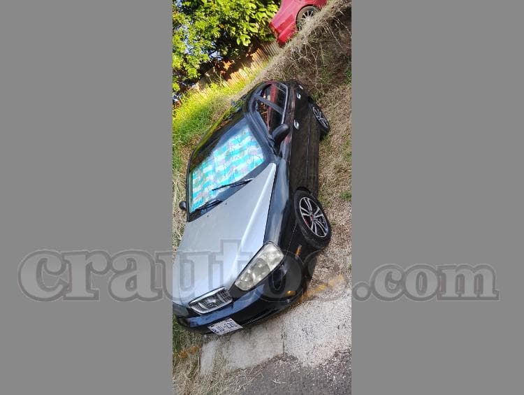 Hyundai ELANTRA 2001 - foto 1