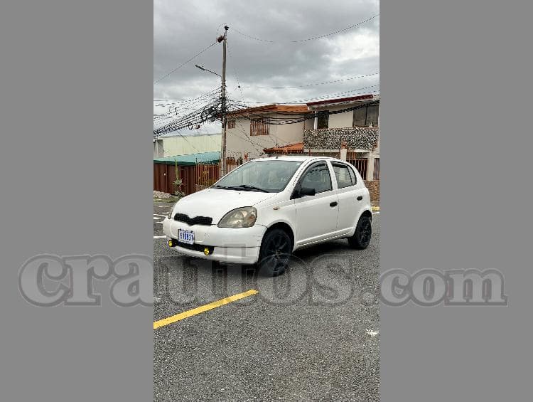 Toyota YARIS 2003 - foto 1