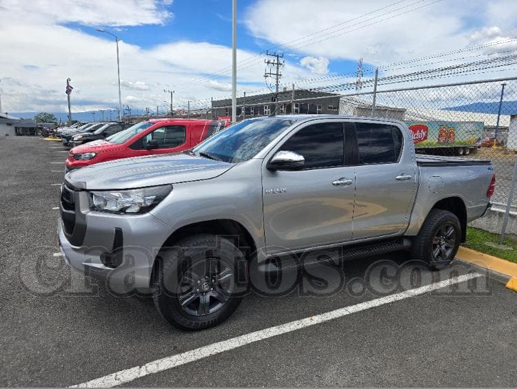 Toyota HILUX 2022 - foto 1
