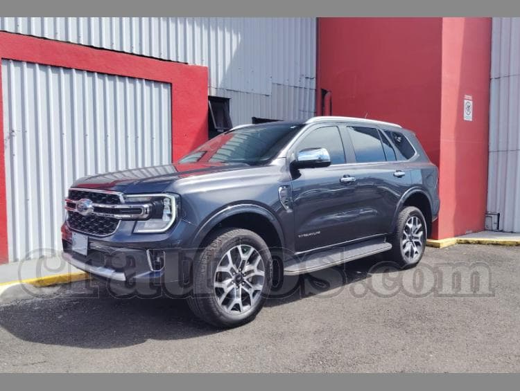 Ford EVEREST TITANIUM 2025 - foto 1