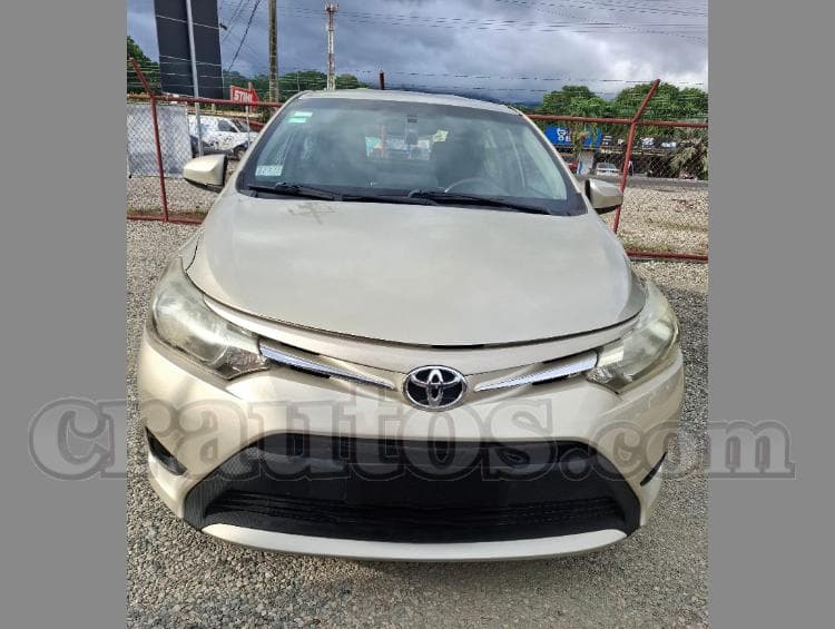 Toyota YARIS 2016 - foto 1