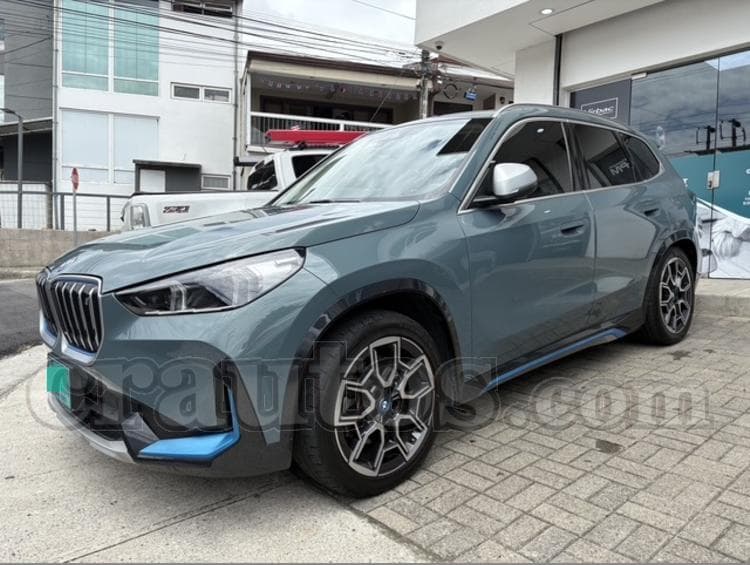 BMW IX1 2024 - foto 1