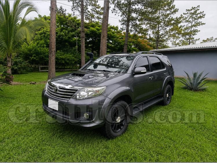 Toyota FORTUNER 2016 - foto 1