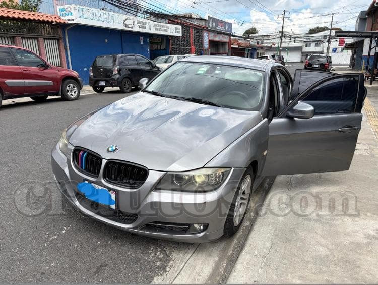 BMW 320I 2011 - foto 1