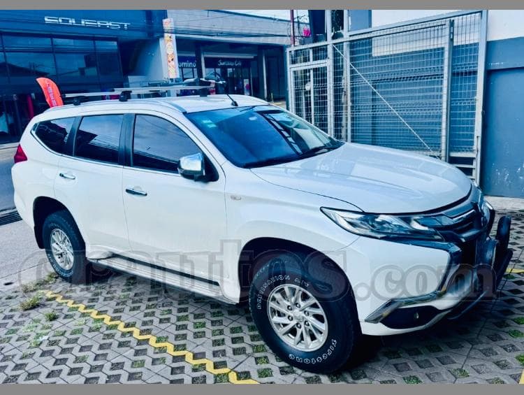 Mitsubishi MONTERO SPORT 2018 - foto 1