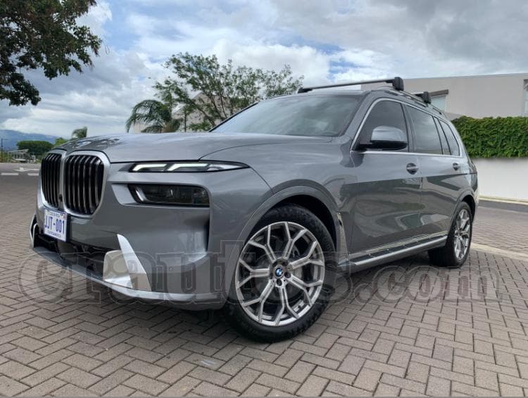 BMW X7 2023 - foto 1